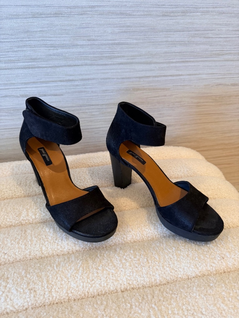 Paul green black suede pumps